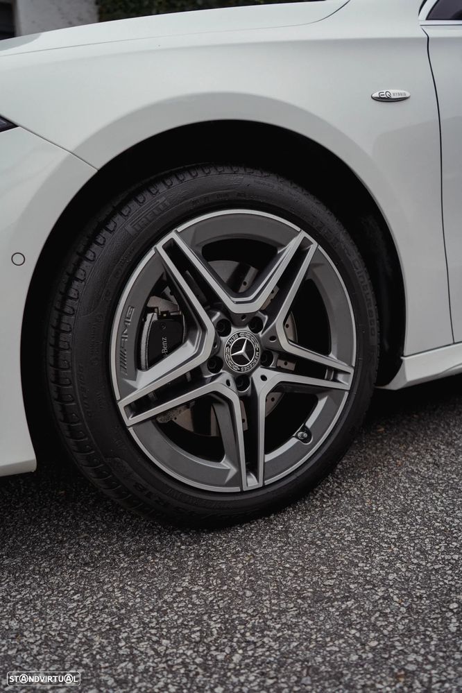 Mercedes-Benz A 250 e AMG Line - 4