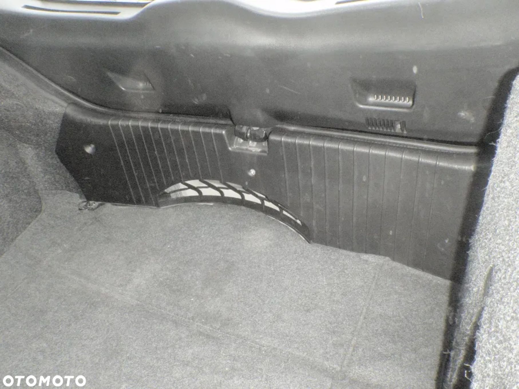 wykładzina plastik bagażnika listwa progowa uszczelka alfa romeo 147 - 1