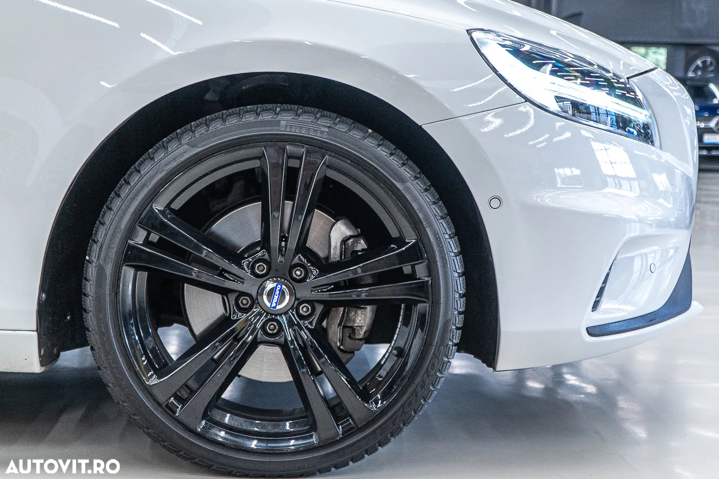 Volvo V40 T3 Geartronic RDesign - 34