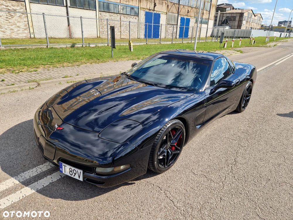 Chevrolet Corvette - 24