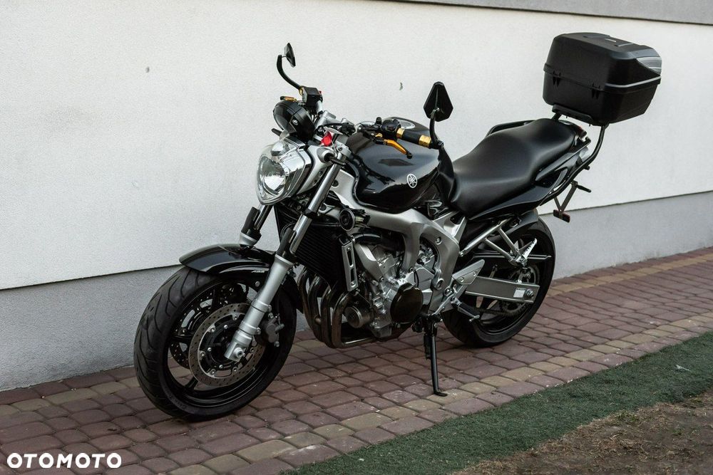Yamaha FZ - 8