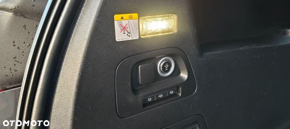 Ford S-Max 2.0 EcoBlue Titanium - 22