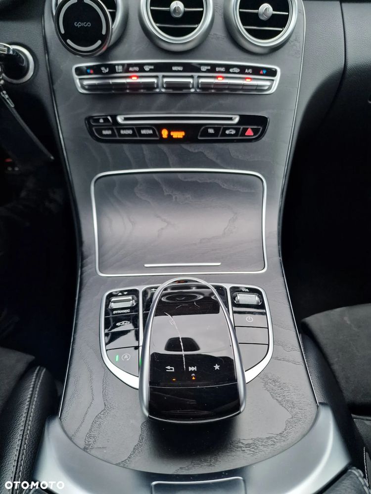 Mercedes-Benz Klasa C 200 4-Matic 9G-Tronic - 39