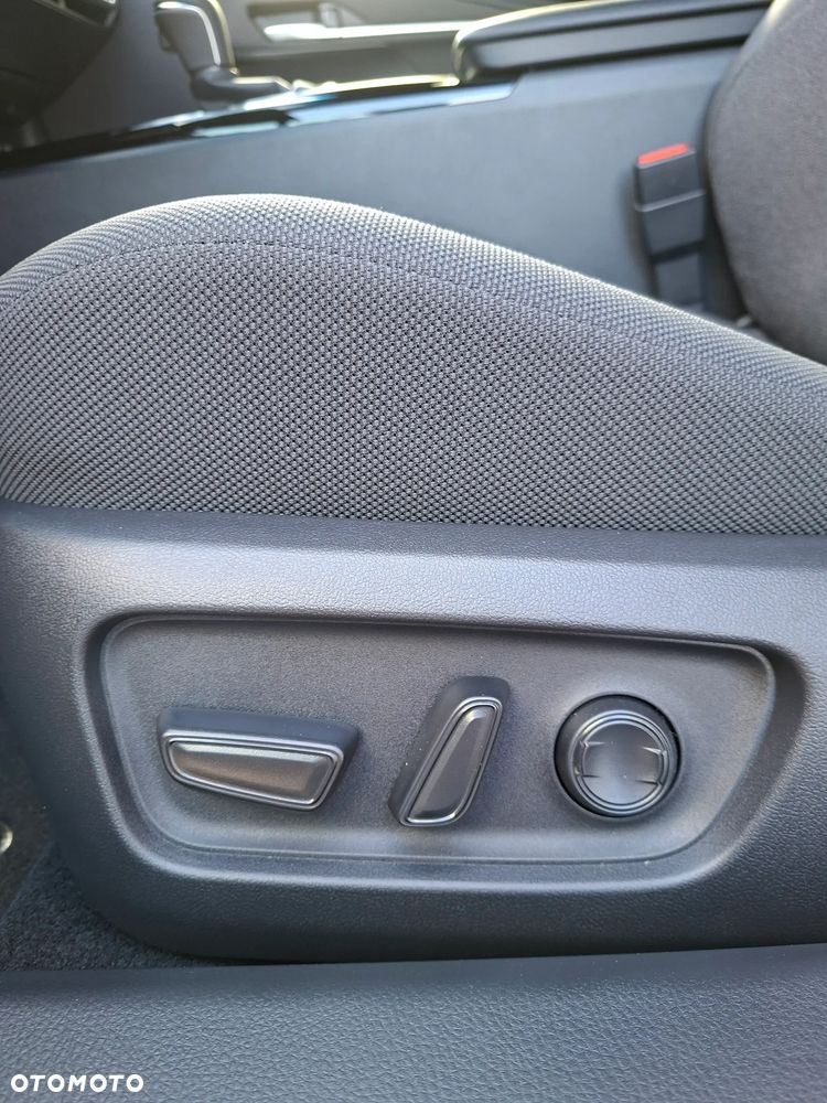Toyota Camry 2.5 Hybrid Comfort CVT - 6
