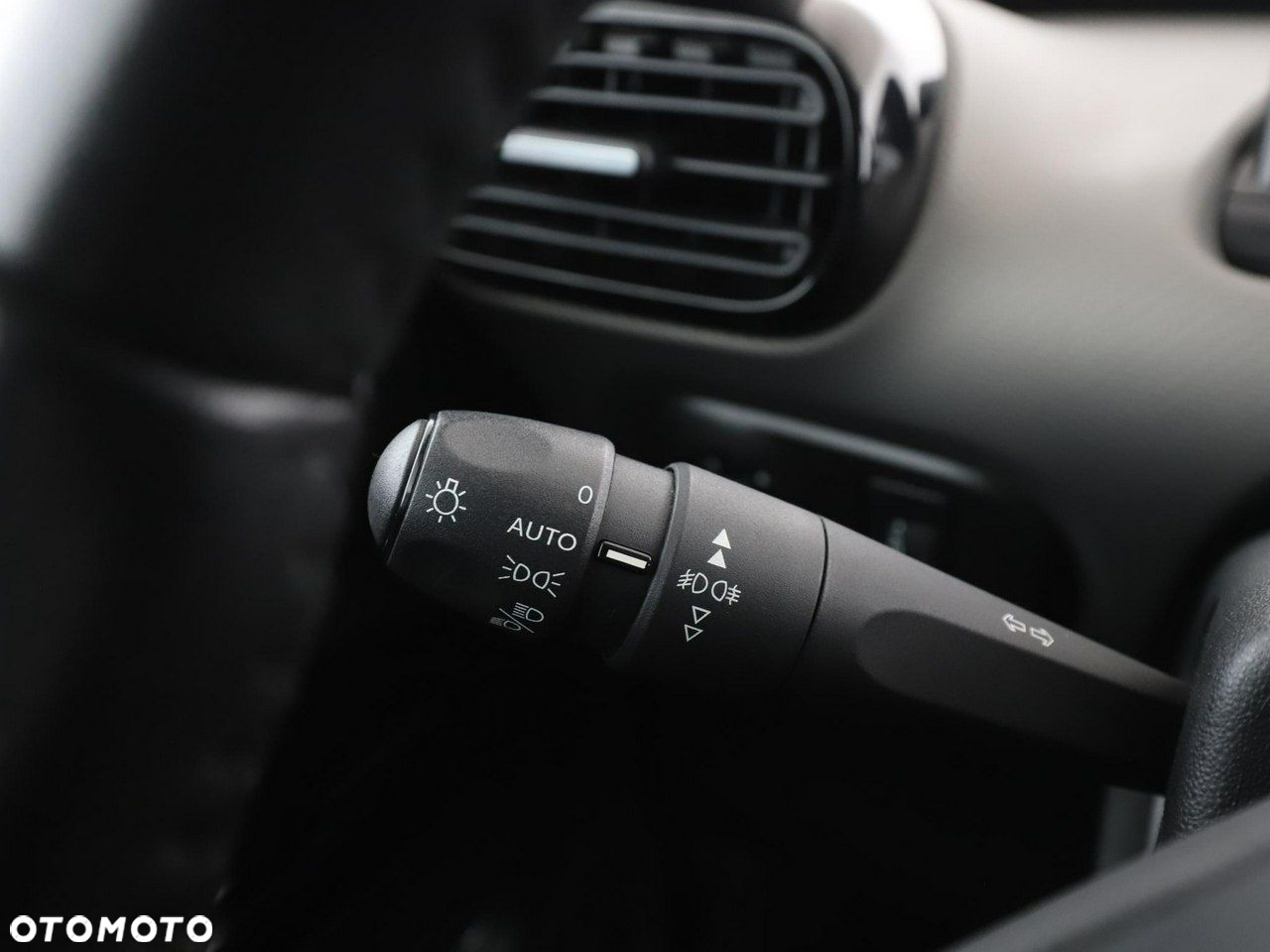 Citroën C4 Cactus Pure Tech e-THP 110 Stop&Start Shine - 32