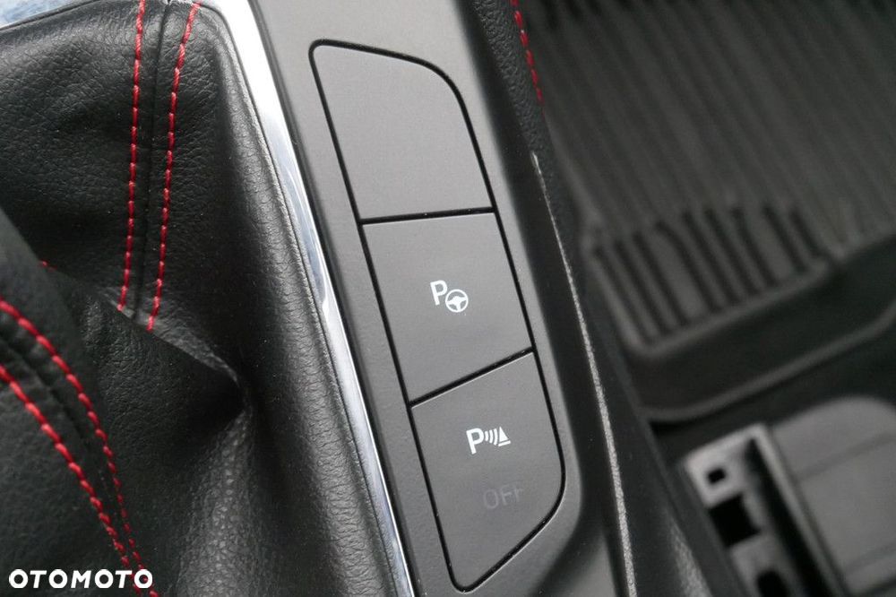 Ford Kuga - 24