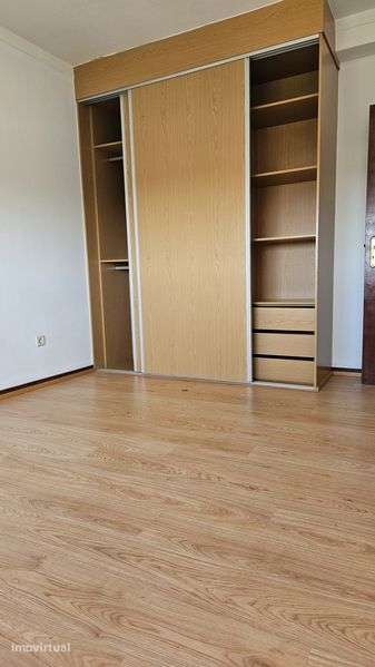 T2  com garagem fechada a 10 minutos de oliveira azemeis - Grande imagem: 3/8