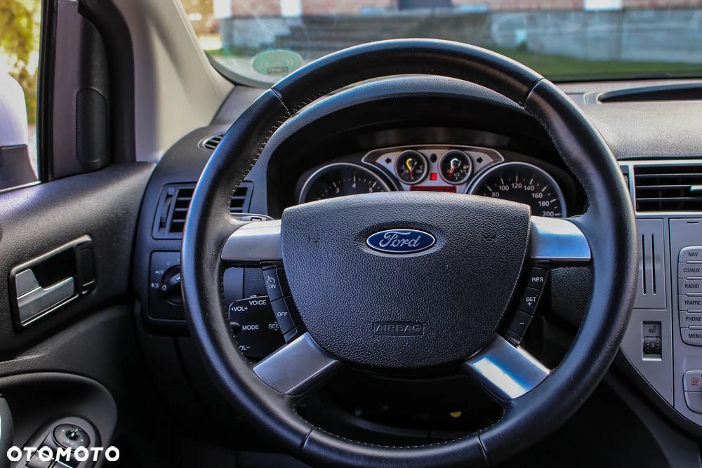 Ford Kuga 2.5 4x4 White Magic - 26