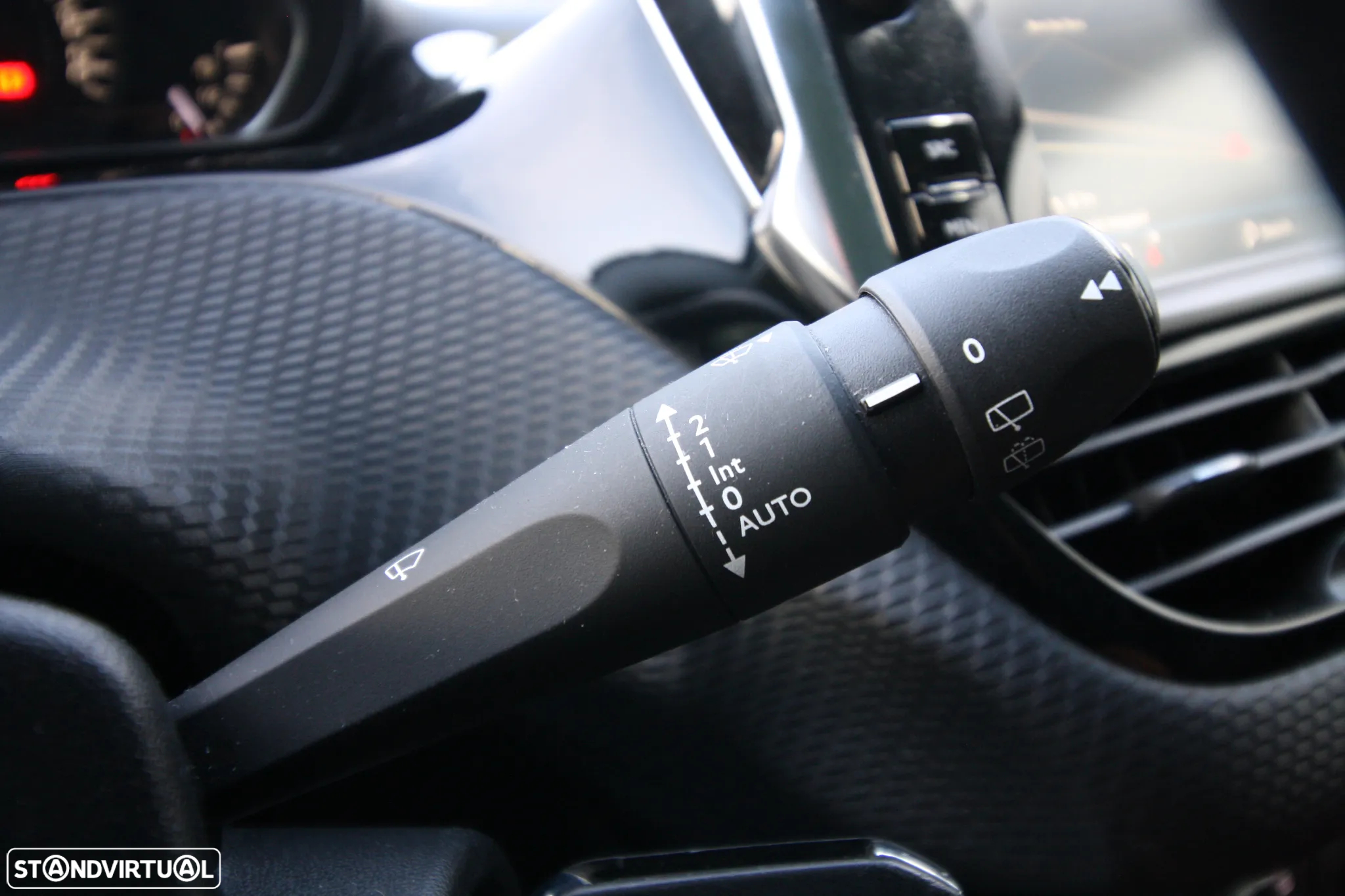 Peugeot 208 1.5 BlueHDi Signature - 37