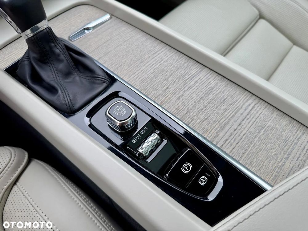 Volvo XC 60 T5 Inscription - 25