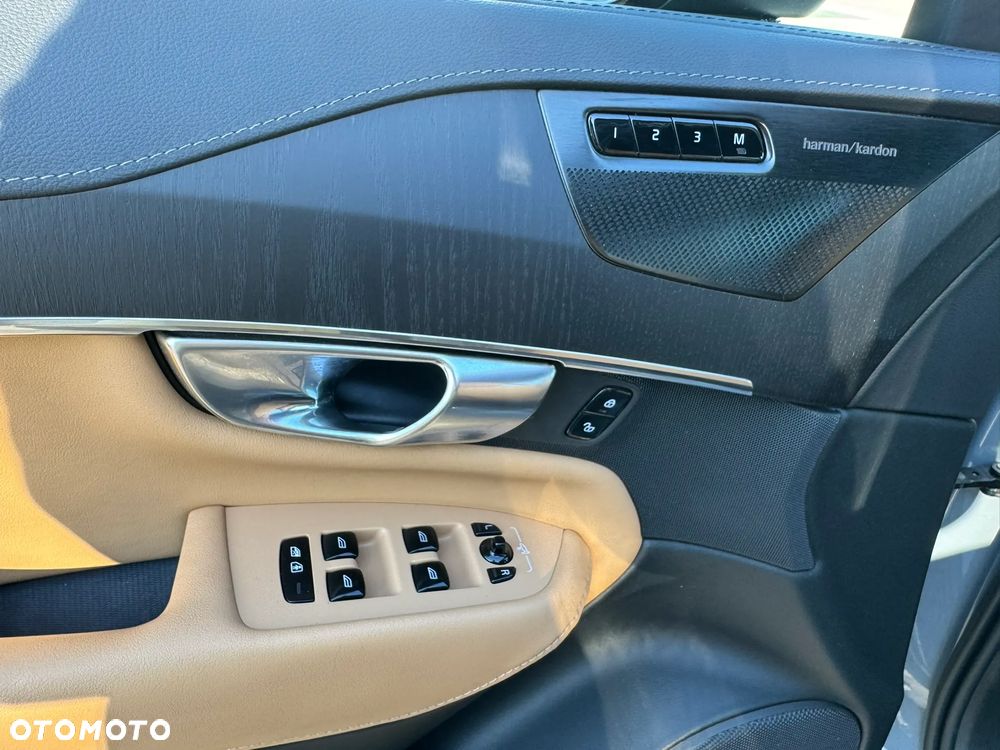 Volvo XC 90 B5 D AWD Plus Dark 7os - 26