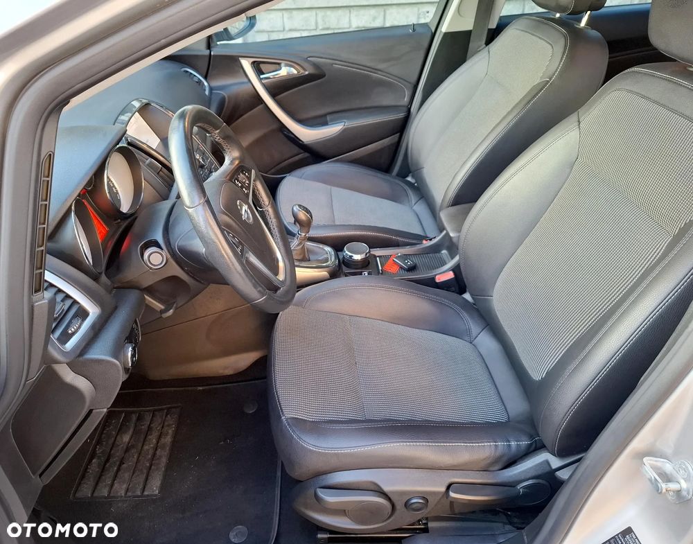 Opel Astra 1.4 Turbo Cosmo - 4