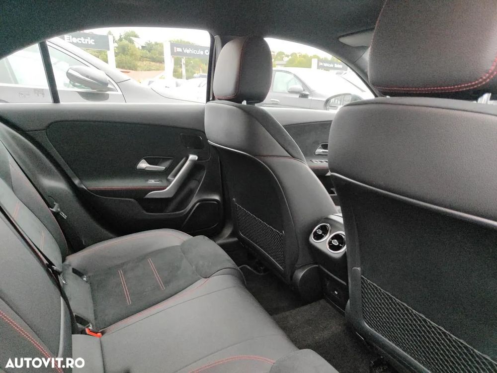 Mercedes-Benz A 220 4MATIC Aut. - 15