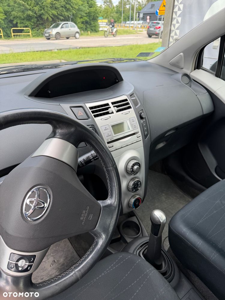 Toyota Yaris - 7