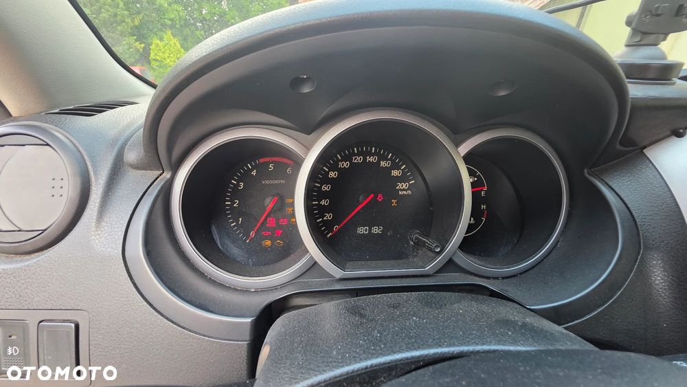 Suzuki Grand Vitara 1.9 DDiS Comfort - 10