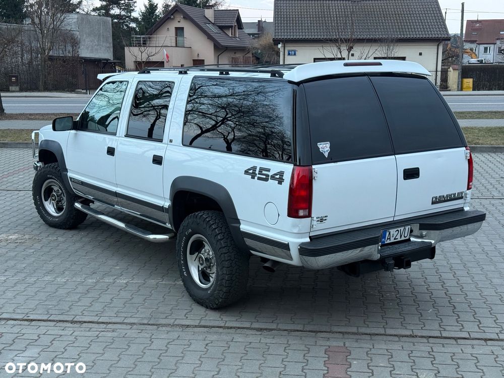 Chevrolet Suburban - 18