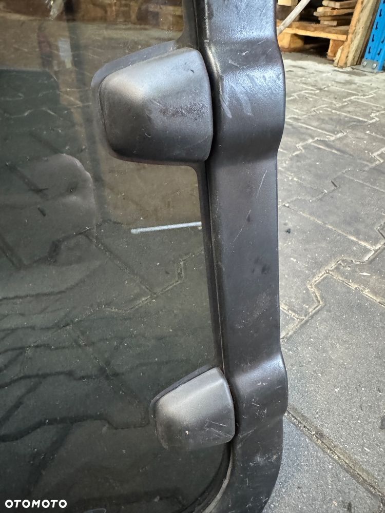 Szyba drzwi rozsuwane Transit Turneo Custom - 3