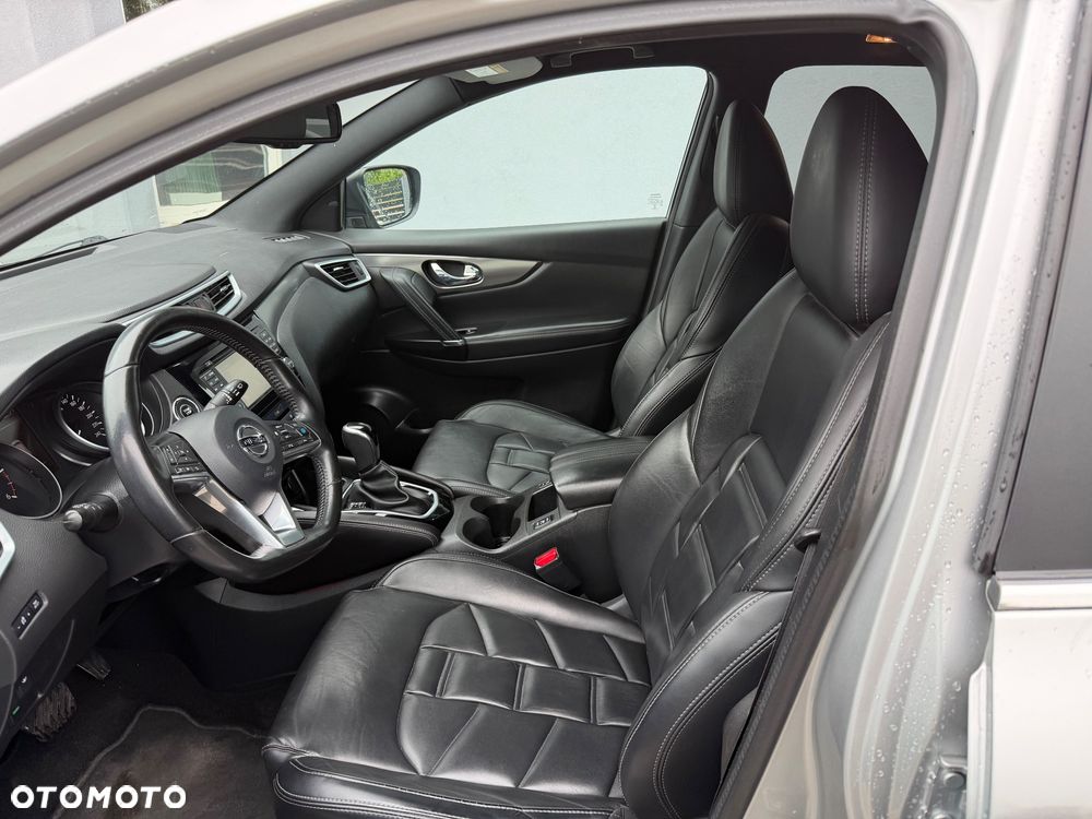 Nissan Qashqai 1.6 dCi Xtronic TEKNA+ - 9