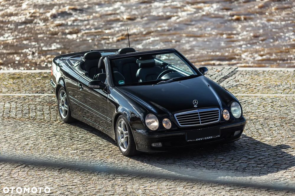 Mercedes-Benz CLK - 12
