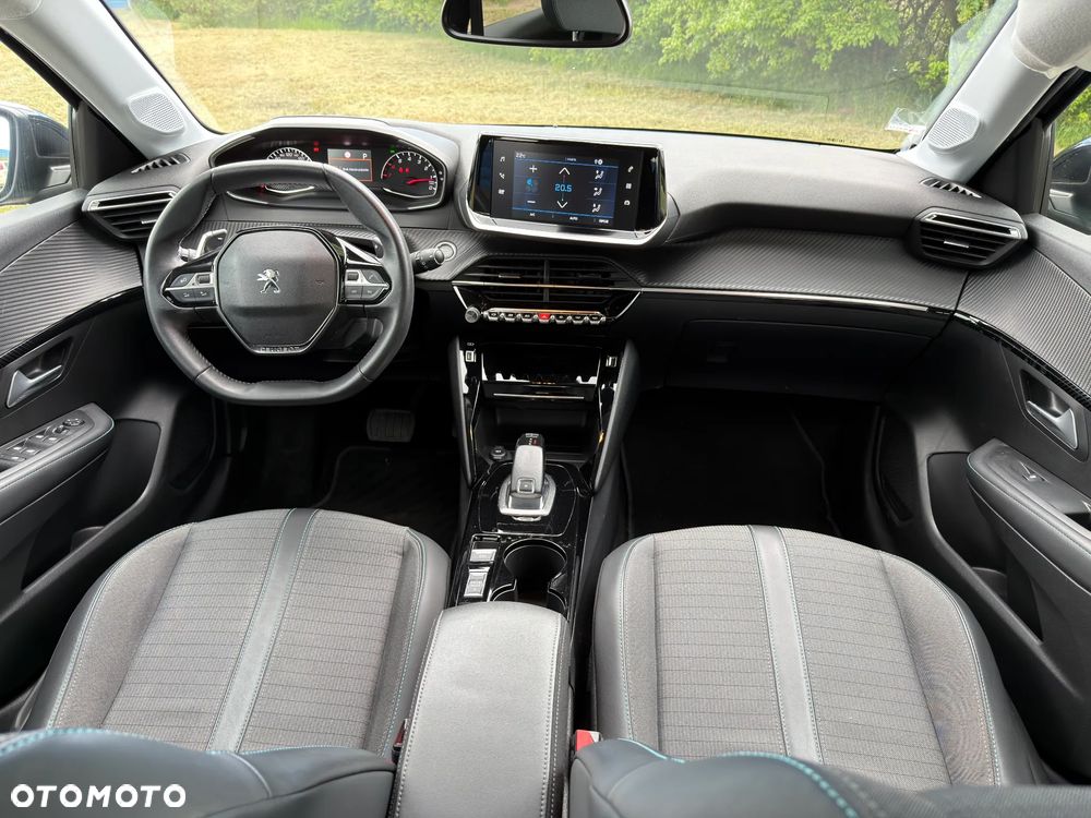 Peugeot 208 - 13