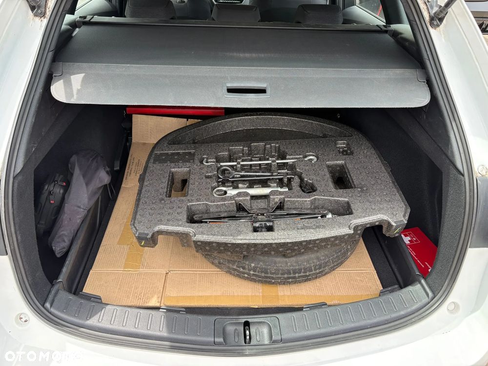 Toyota Corolla 1.8 Hybrid Style - 9
