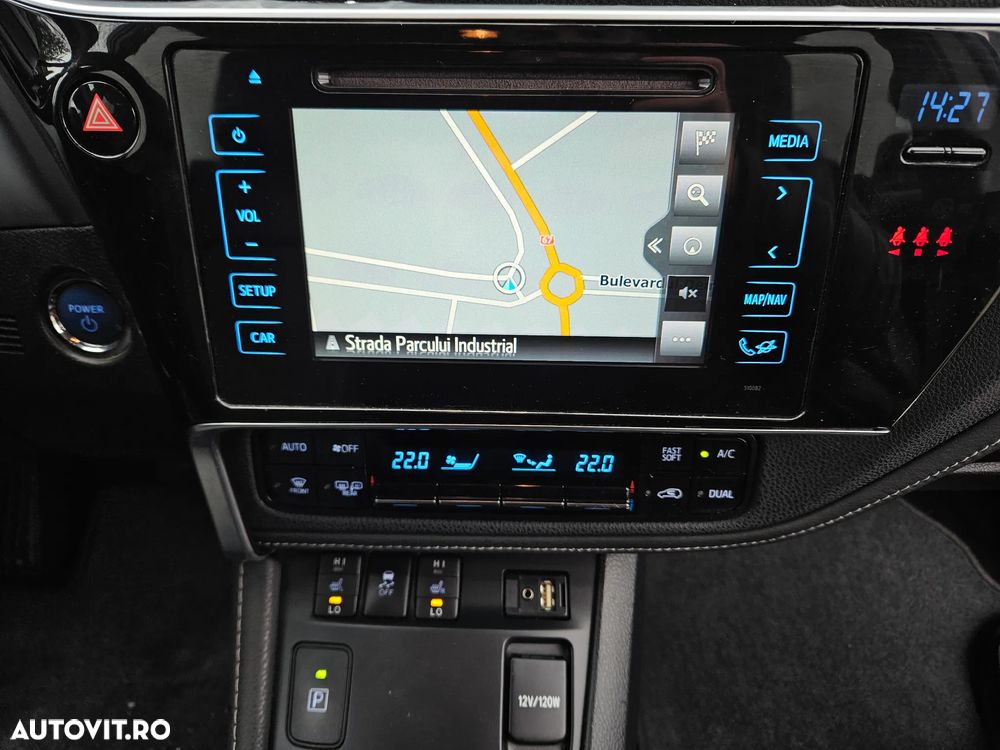 Toyota Auris 1.8 Hybrid Executive - 12