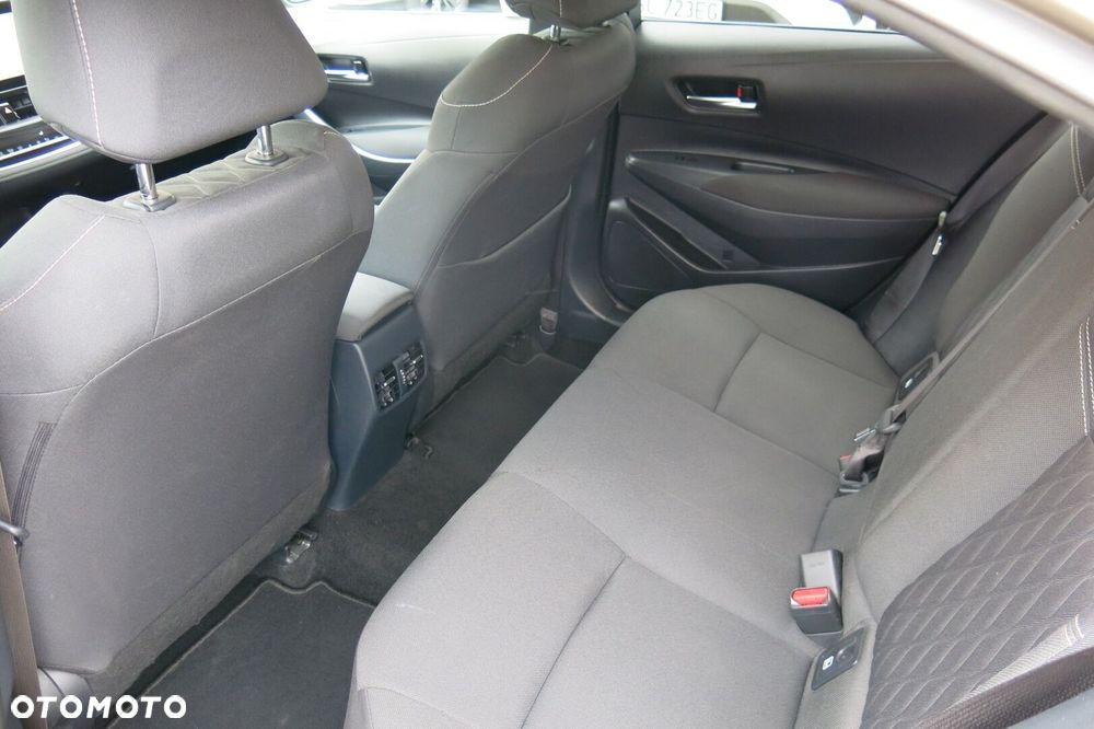 Toyota Corolla - 12