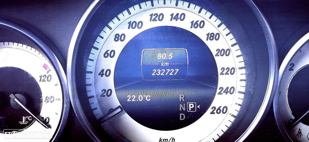 Mercedes-Benz E 250 BlueTEC 4Matic 7G-TRONIC Avantgarde - 13