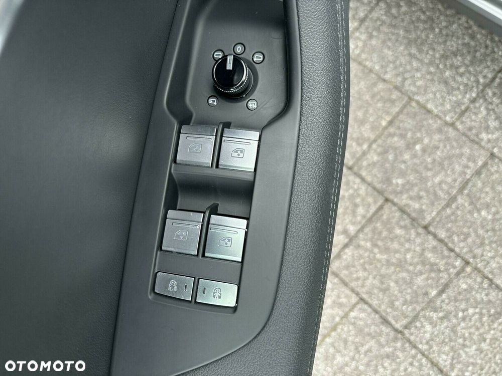 Audi A6 Allroad - 32