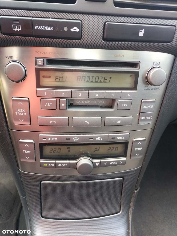 Toyota Avensis 2.0 D-4D High - 9