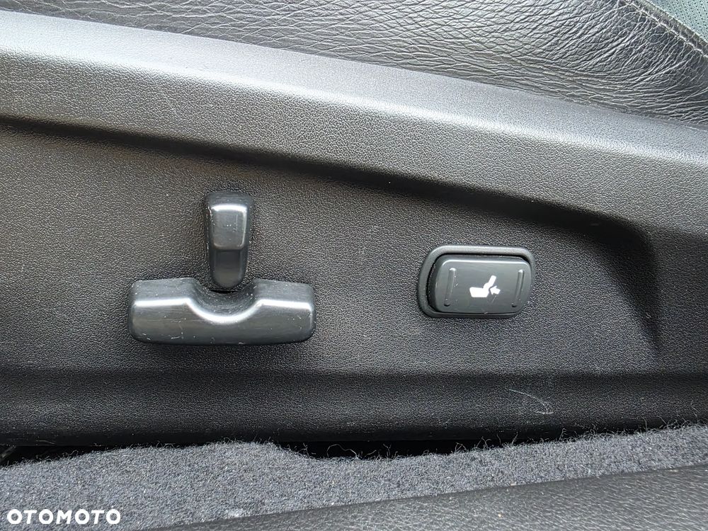 Subaru Legacy 2.5i GT - 29