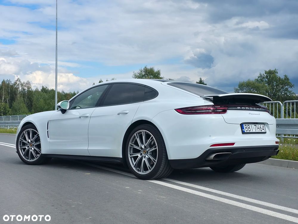 Porsche Panamera 4 Executive - 3