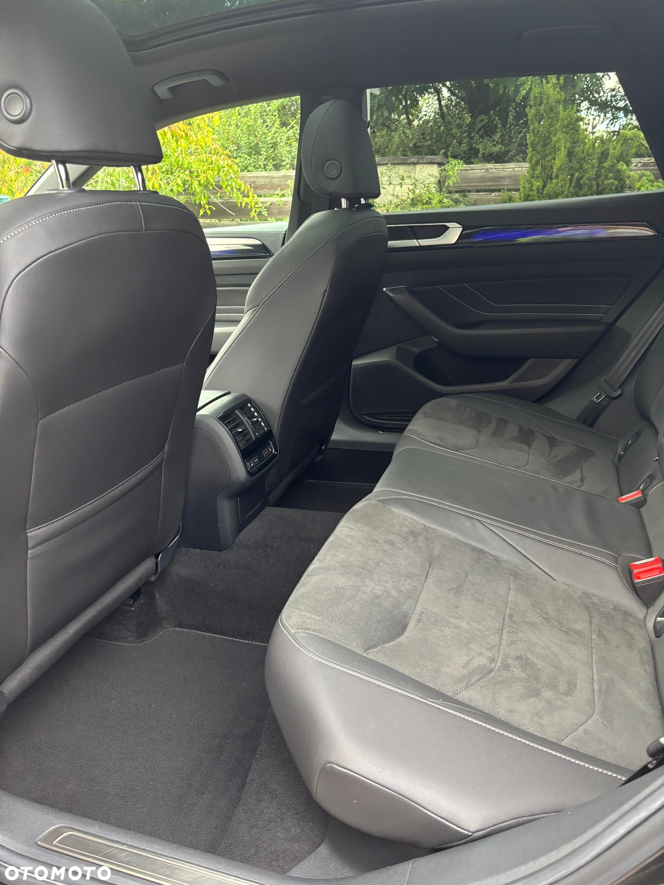 Volkswagen Arteon 2.0 TDI R-Line DSG - 25