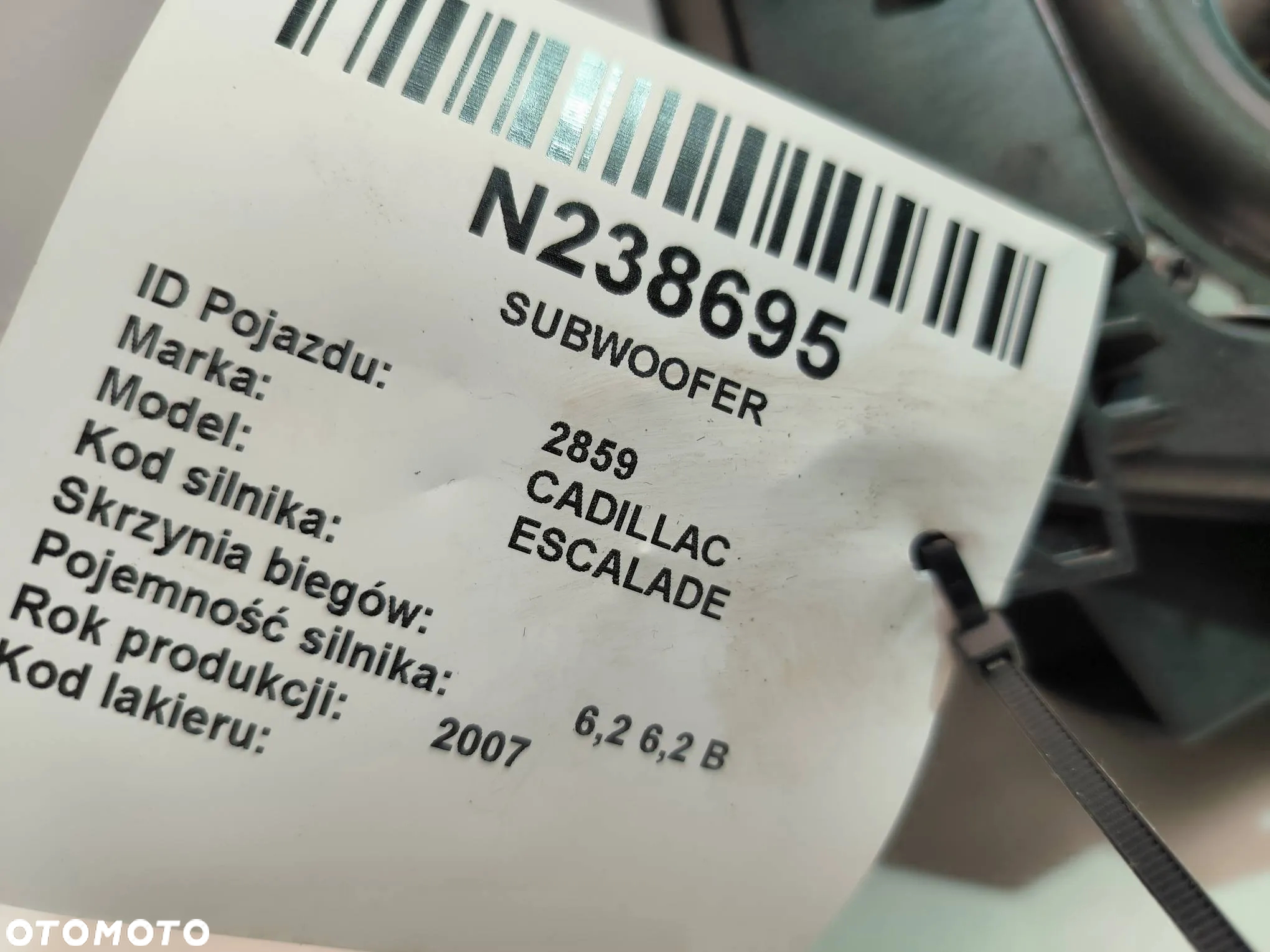 Subwoofer Cadillac Escalade 6.2  2007r. - 3