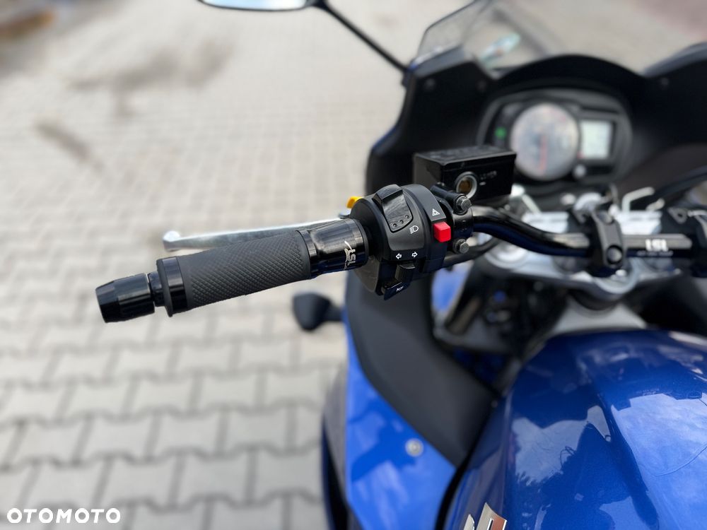 Suzuki GSX - 22