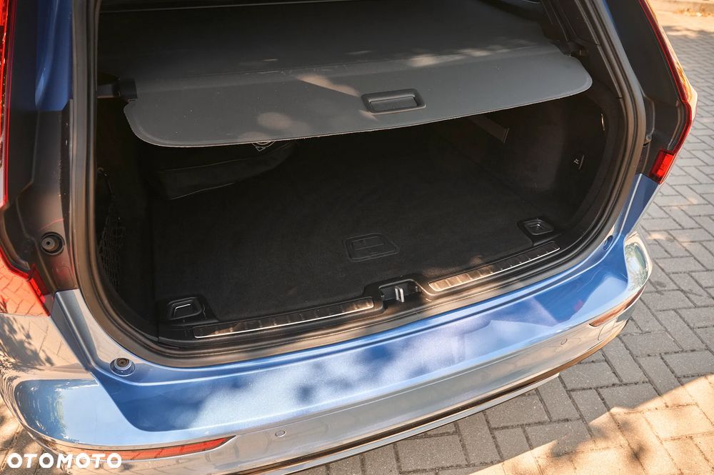 Volvo V60 D4 AWD Geartronic R-Design - 31