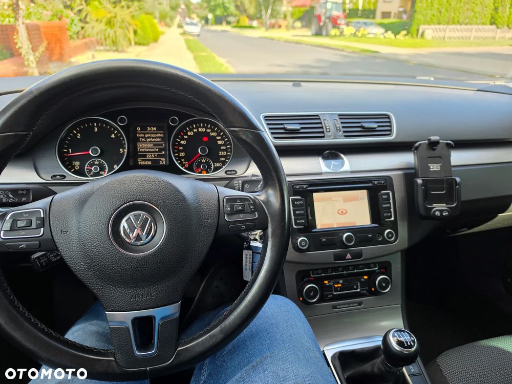 Volkswagen Passat 1.6 TDI BlueMotion Technology Highline - 6