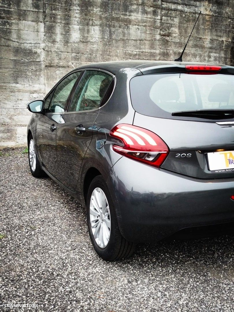 Peugeot 208 1.2 PureTech Signature - 17