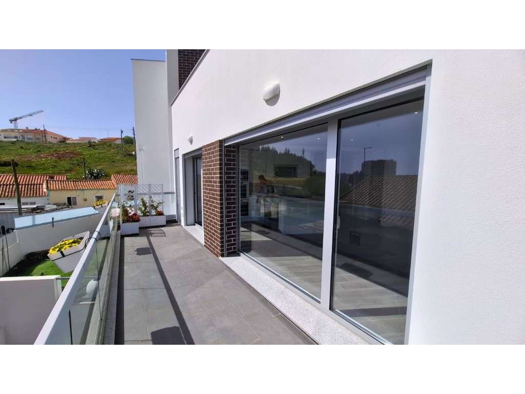 Apartamento T3 com varanda, garagem fechada em condomínio com piscina - Grande imagem: 3/19