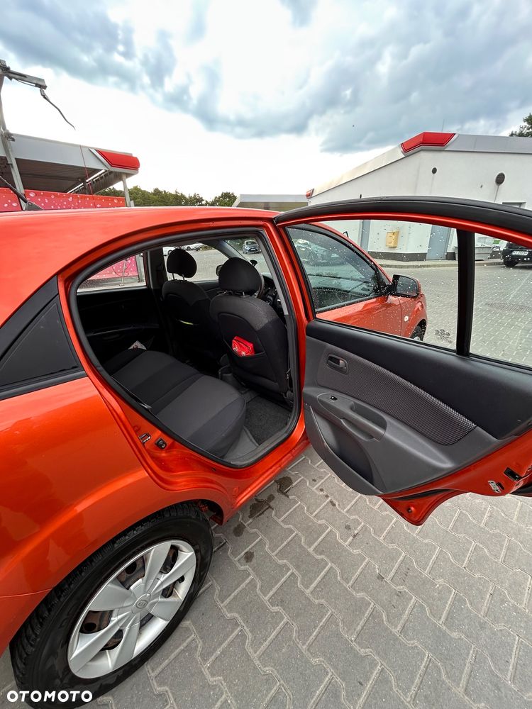 Kia Rio - 13