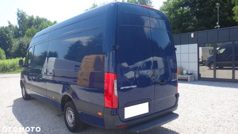 Mercedes-Benz Sprinter - 4