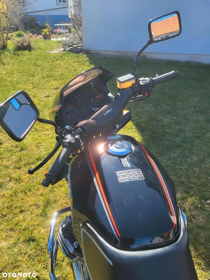 Honda CX - 8