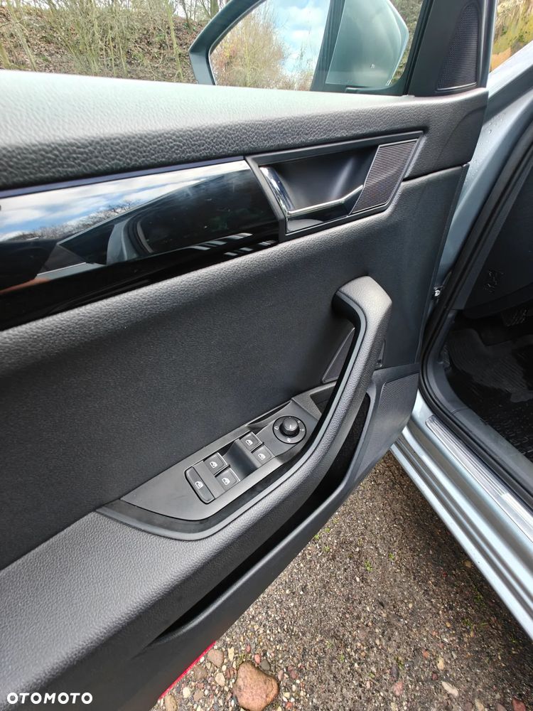 Skoda Superb 2.0 TSI L&K DSG - 20