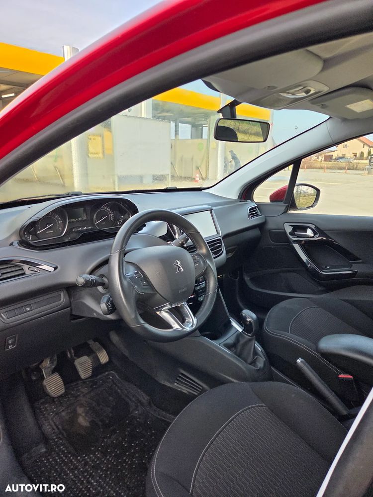 Peugeot 208 1.2 L PureTech Active - 11