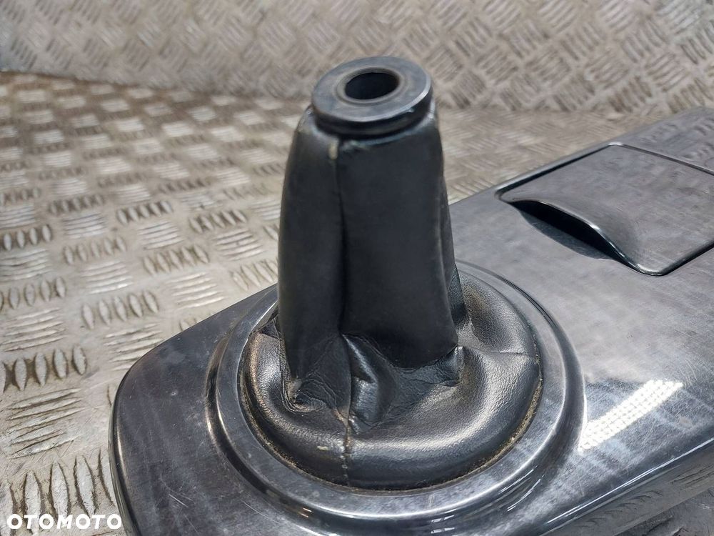 POPIELNICZKA MITSUBISHI LANCER VII - 2