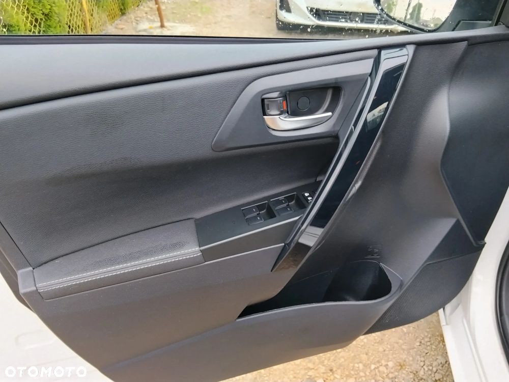 Toyota Auris Hybrid 135 Premium - 15