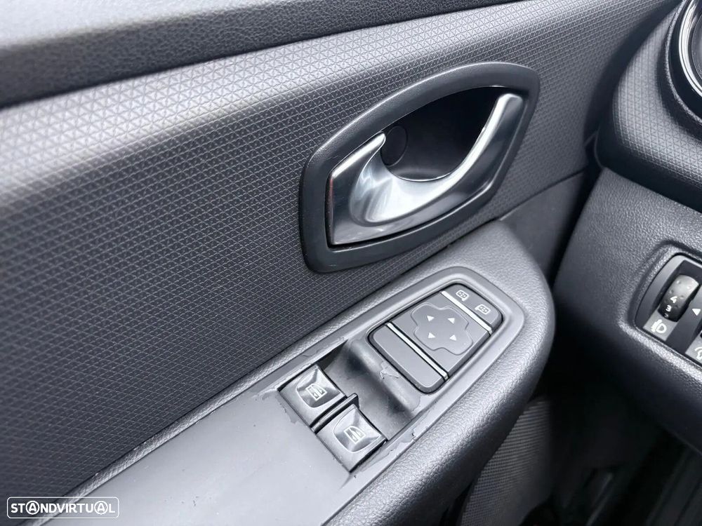 Renault Clio 0.9 TCe Limited - 33