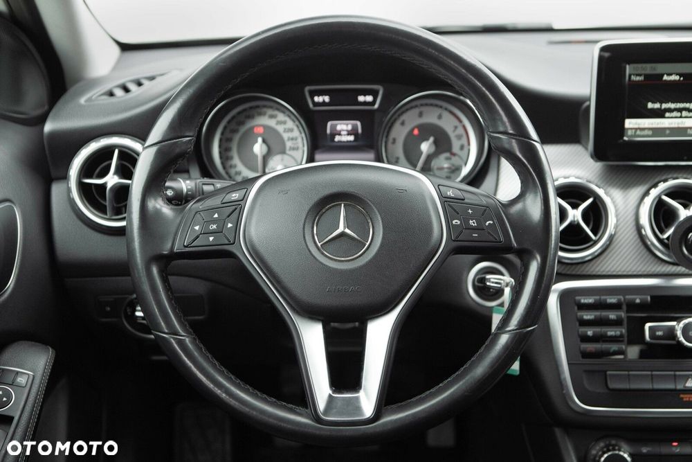 Mercedes-Benz GLA - 22