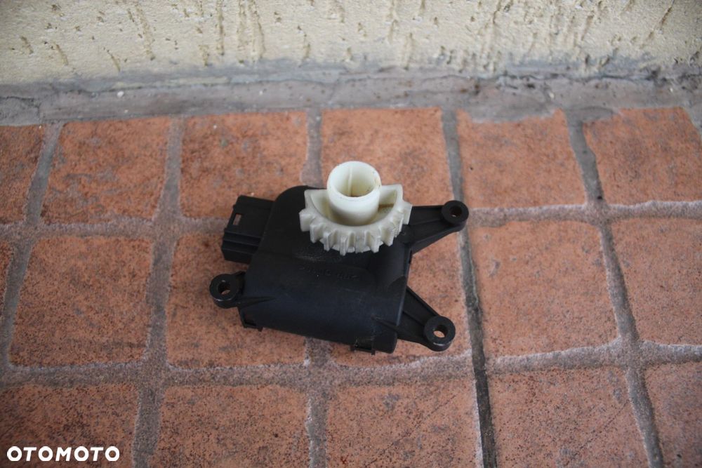 SILNICZEK NAGRZEWNICY VW PASSAT B6 3C0907511D - 2