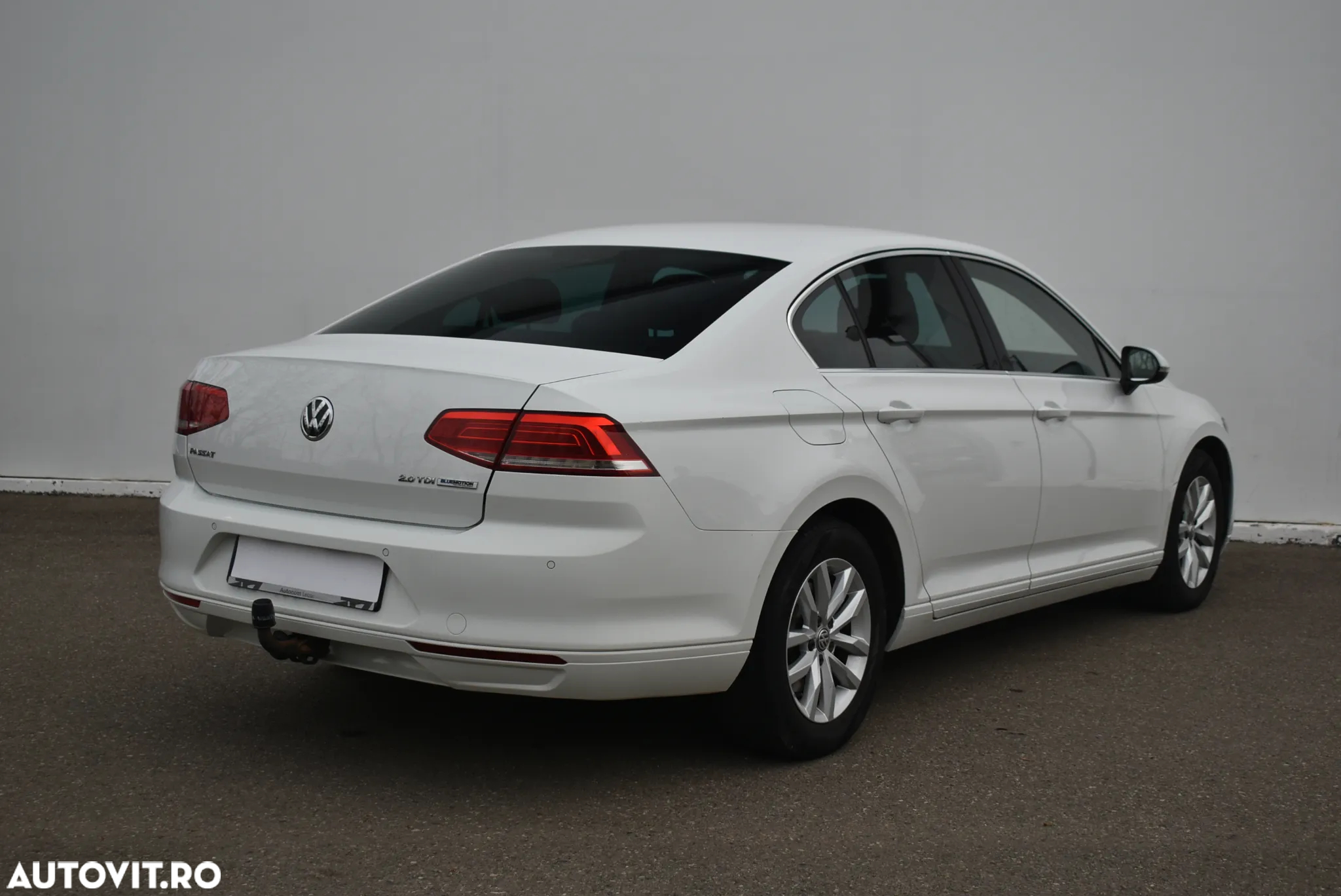 Volkswagen Passat 2.0 TDI DSG Comfortline - 24